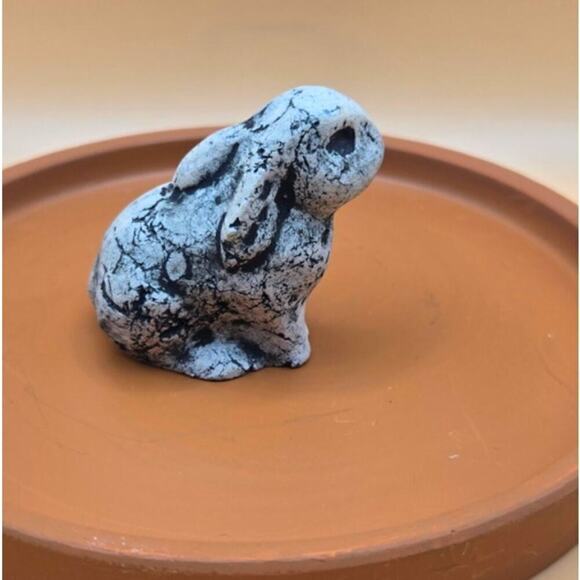 Pottery Rabbit Figurine made from Mt. St. Helen Ash Singed by Artist - Picture 3 of 5